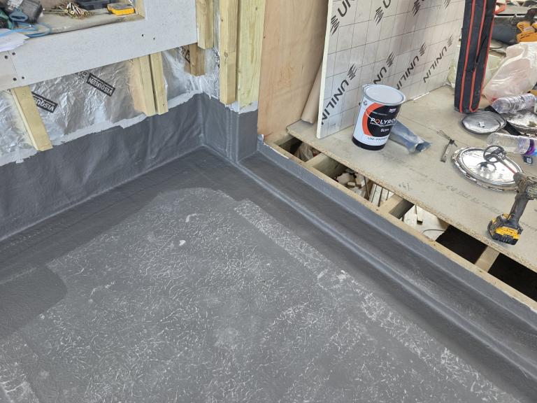 Under-cloaking extends up the lower walls to ensure meticulous waterproofing