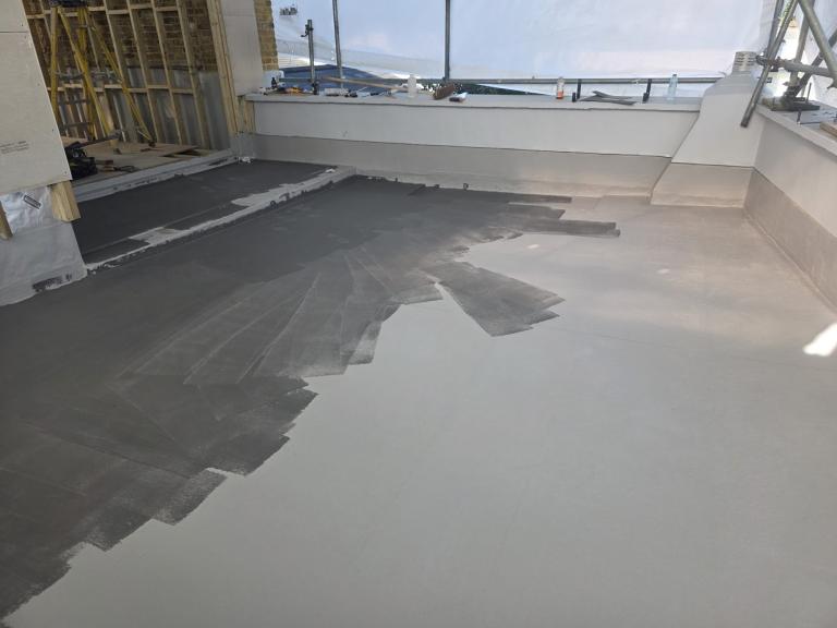 The whole roof area is covered with specially formulated undercoat