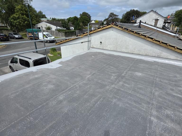 The entire roof was treated with a self-levelling mortar and screeding