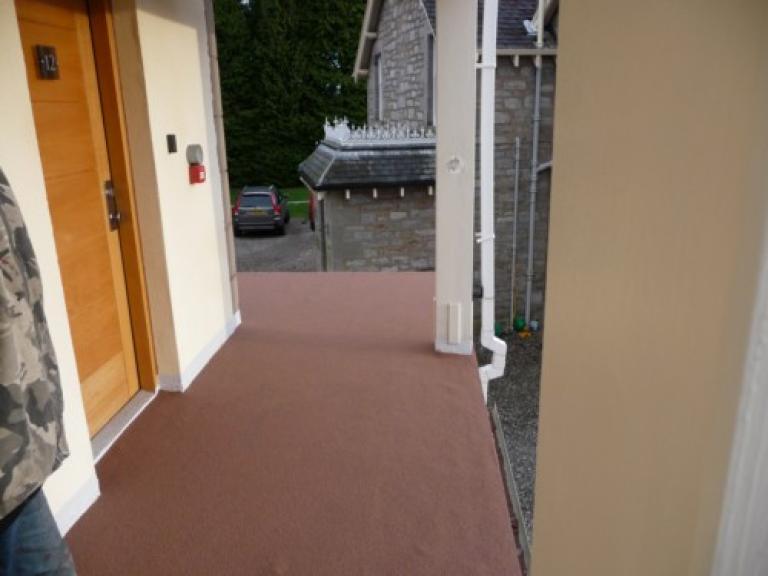 Installation of the balcony quartz system is quick and straightforward