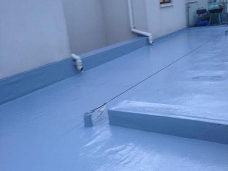 The flat roof was repaired seamlessly before it got dark