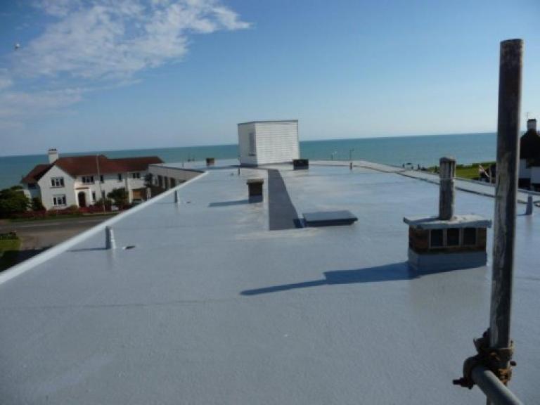 The whole roof is even, jointless, seamless and sealed...