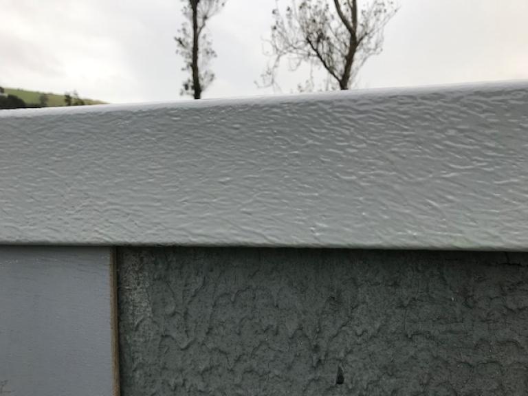 Roof edges and eaves are no problem for polymer roofing systems