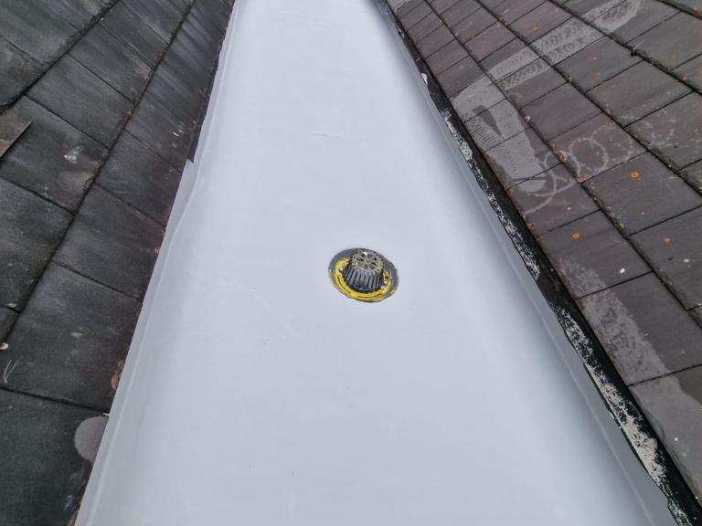 The completed roof walkway