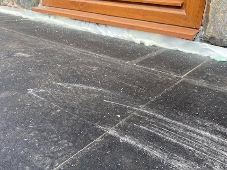 The insulation should be exactly flat as this picture shows