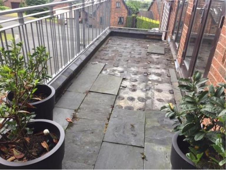 The entire end area of the balcony flat roof was in a sorry state, despite previous replacement