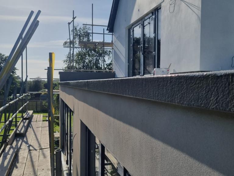 The professional, well-finished lines are achieved in every part of the roof