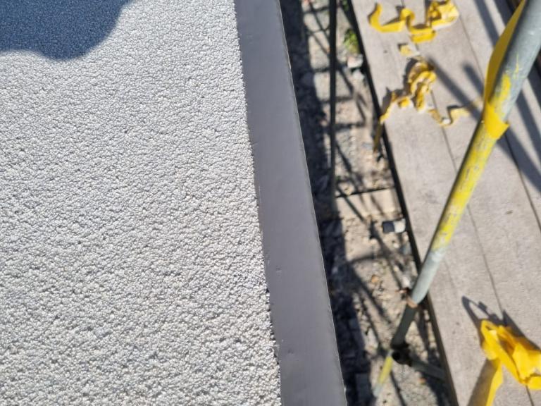 Edging is straight and neat with no messy bits!