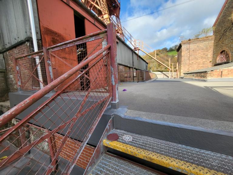 The jointless, seamless waterprrofing system extends over edges and up detailing to create a perfect seal