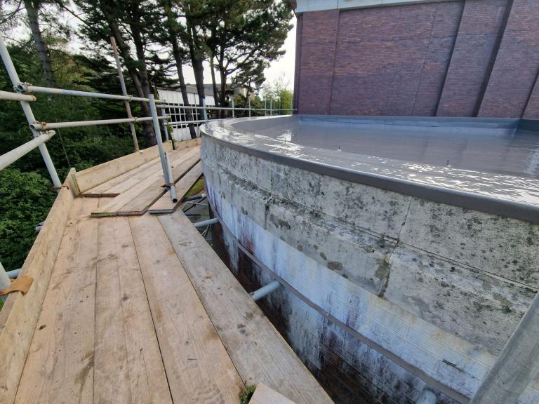 The parapets themselves were also coated