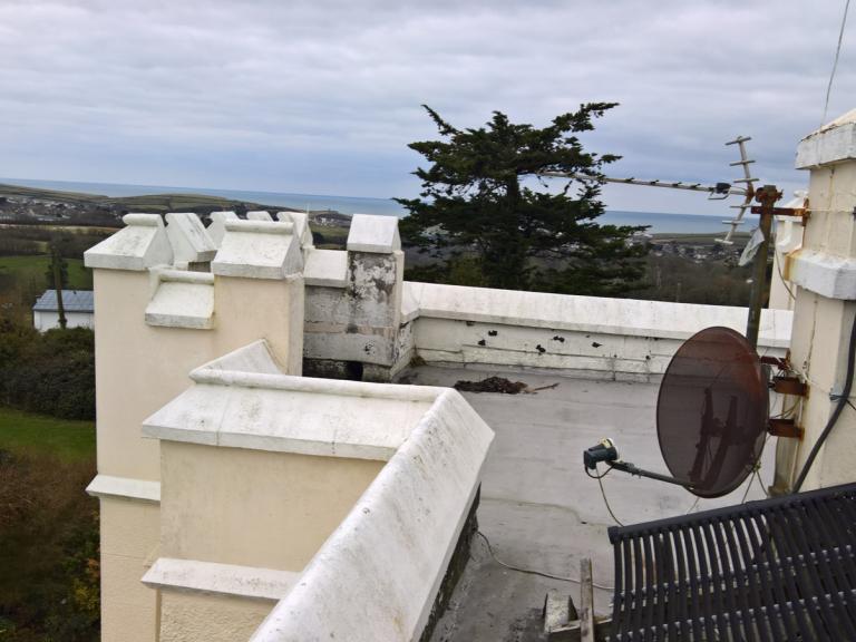 Photo showing how exposed to the elements this roof is!