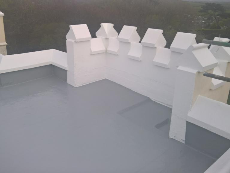 The system forms perfectly even around quite unusual details (note stepping)